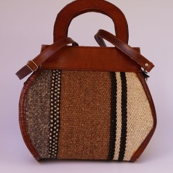 Sac marron artisanal Sac marron artisanal
